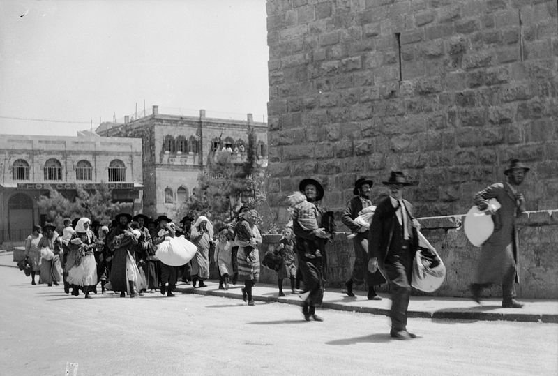 Jews flee the Old City of Jerusalem, August 1929